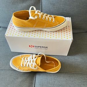 Women’s NIB Superga Sneakers